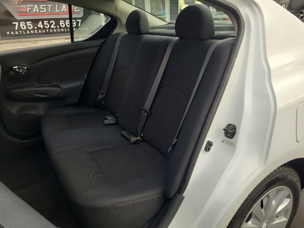 Nissan Versa 4dr Sdn CVT 1.6 SV 2013