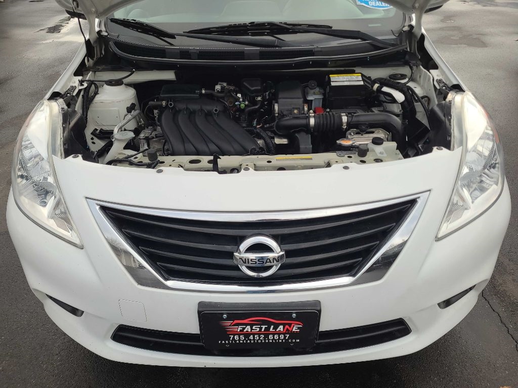 Nissan Versa 4dr Sdn CVT 1.6 SV 2013