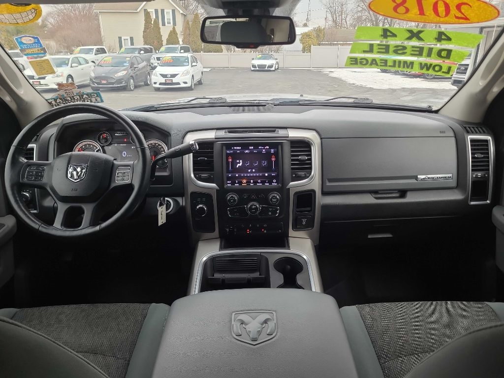 RAM 2500 Big Horn 4x4 Mega Cab 6'4" Box 2018