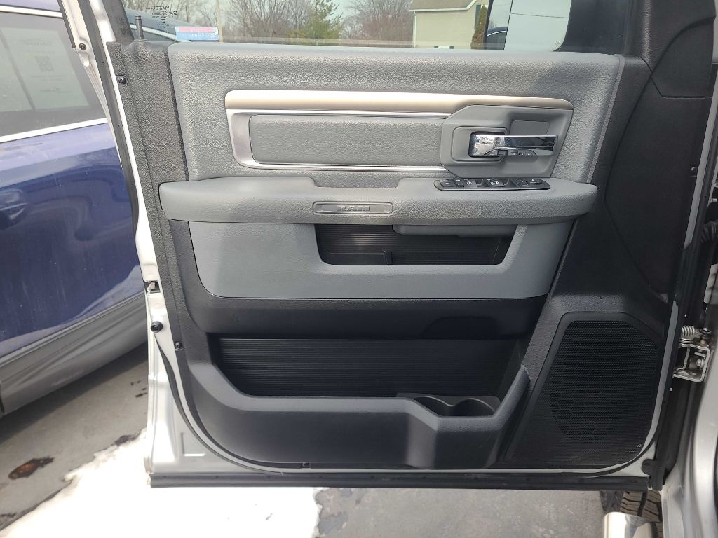 RAM 2500 Big Horn 4x4 Mega Cab 6'4" Box 2018