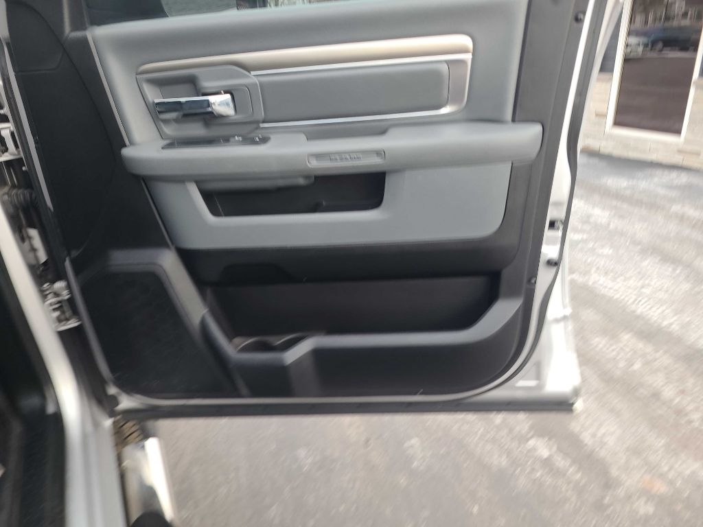 RAM 2500 Big Horn 4x4 Mega Cab 6'4" Box 2018