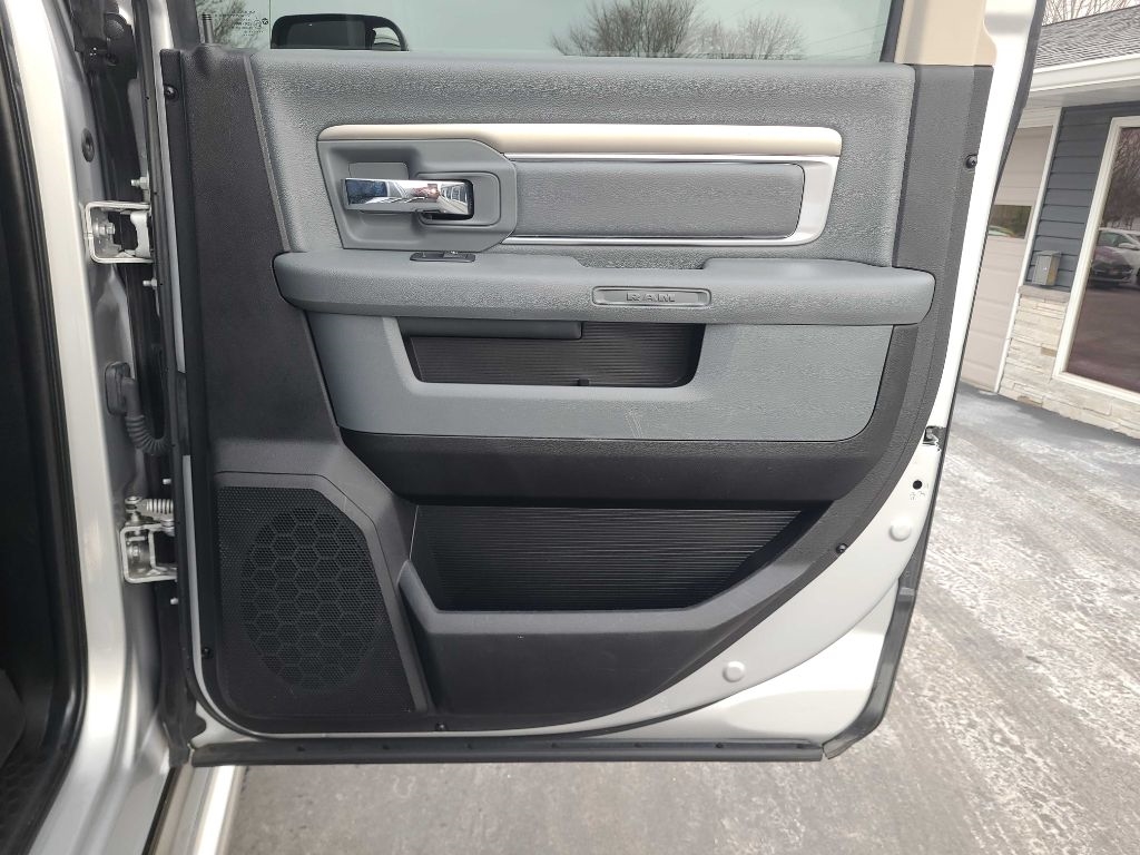 RAM 2500 Big Horn 4x4 Mega Cab 6'4" Box 2018