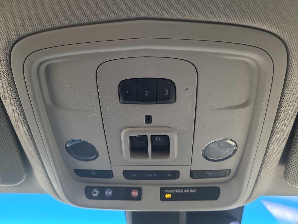 Cadillac XTS 4dr Sdn Luxury AWD 2019