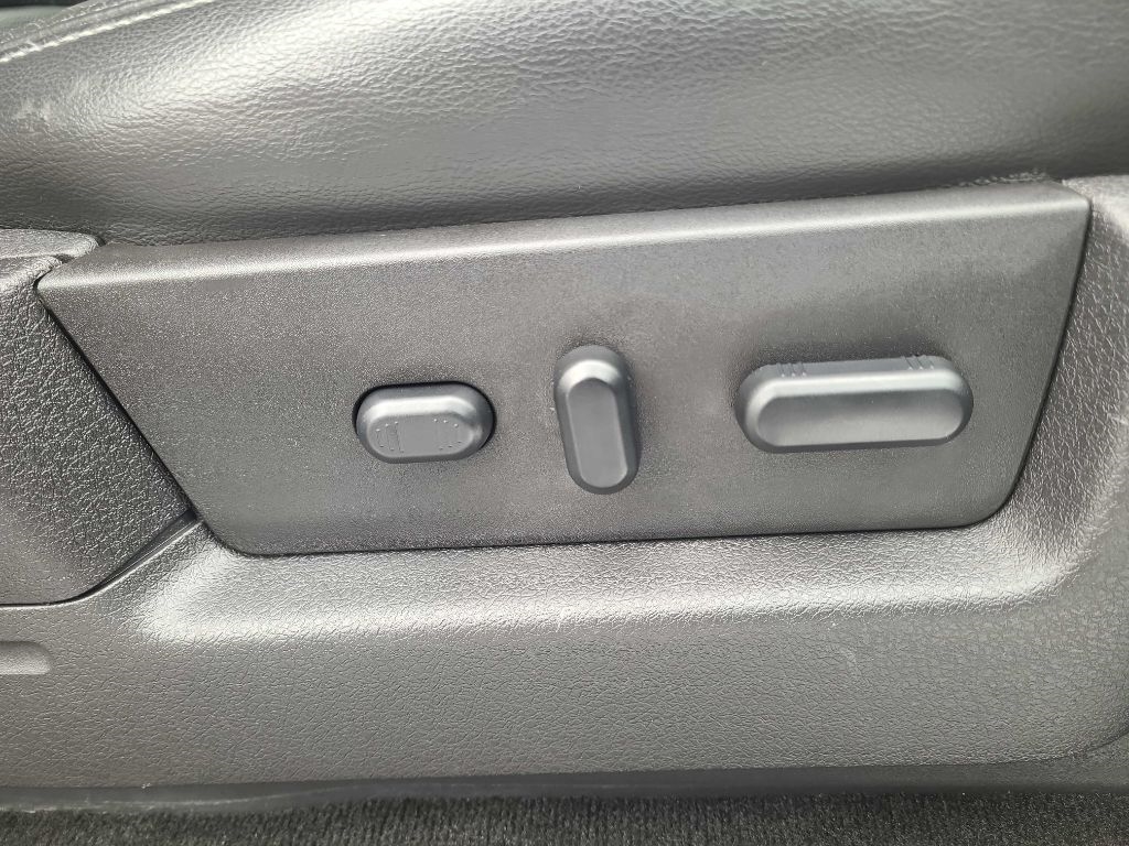 Ford F-150 4WD SuperCrew 145" XLT 2013