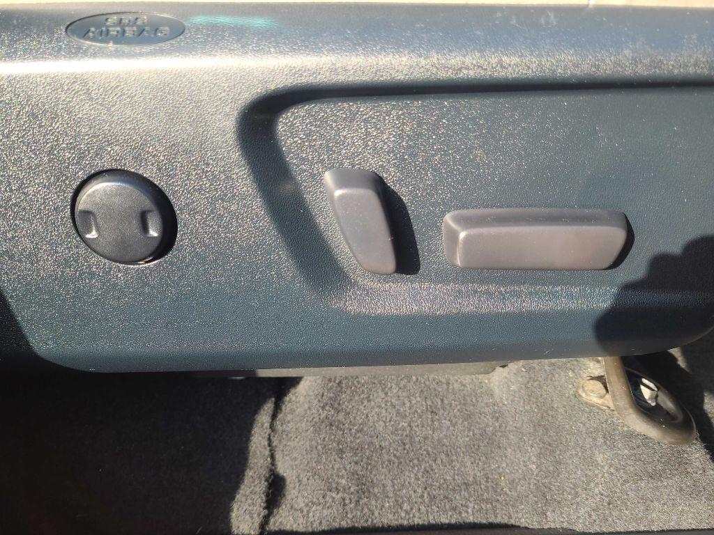 Toyota Tundra 4WD Limited Double Cab 6.5' Bed 5.7L FFV (Natl) 2017