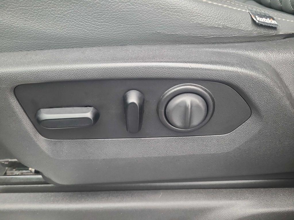 Chevrolet Silverado 1500 4WD Crew Cab 147" LT Trail Boss 2021