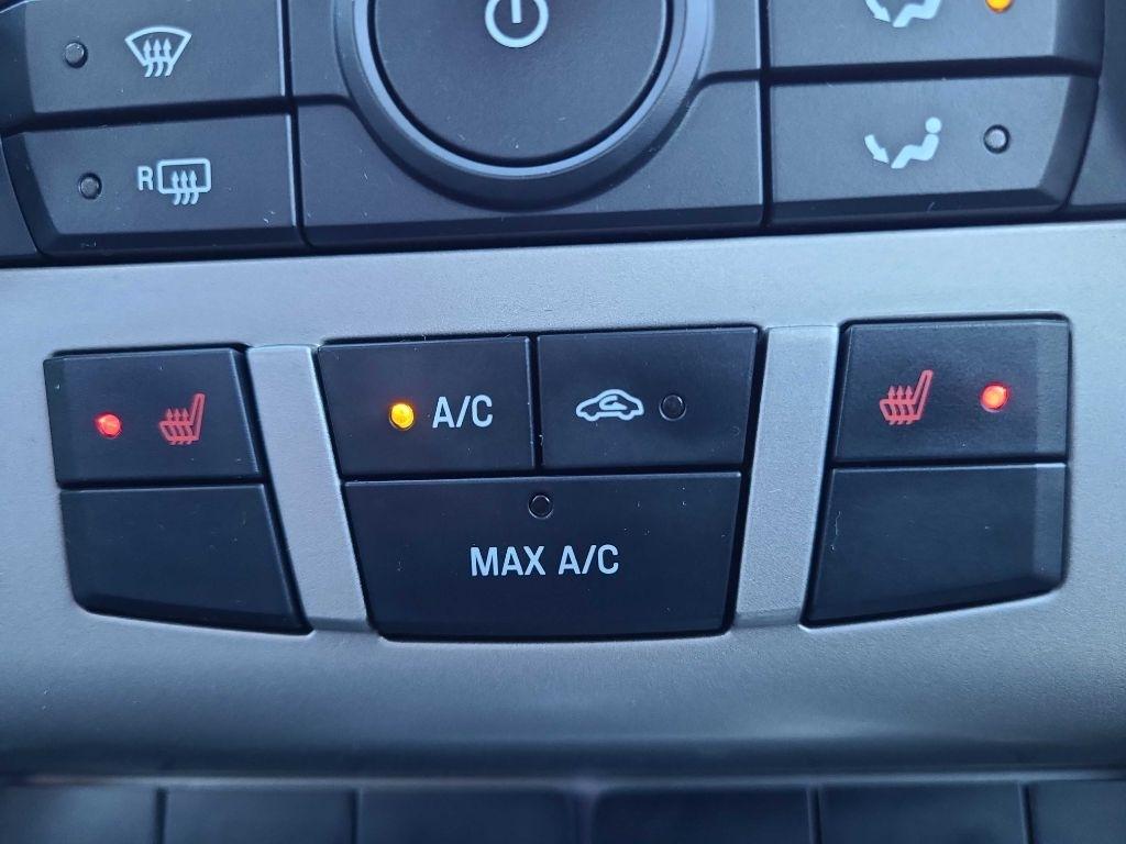 Ford Focus 4dr Sdn SEL 2010