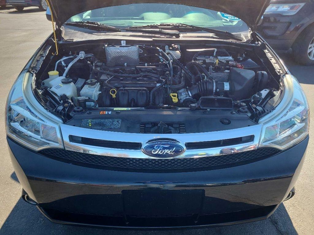 Ford Focus 4dr Sdn SEL 2010