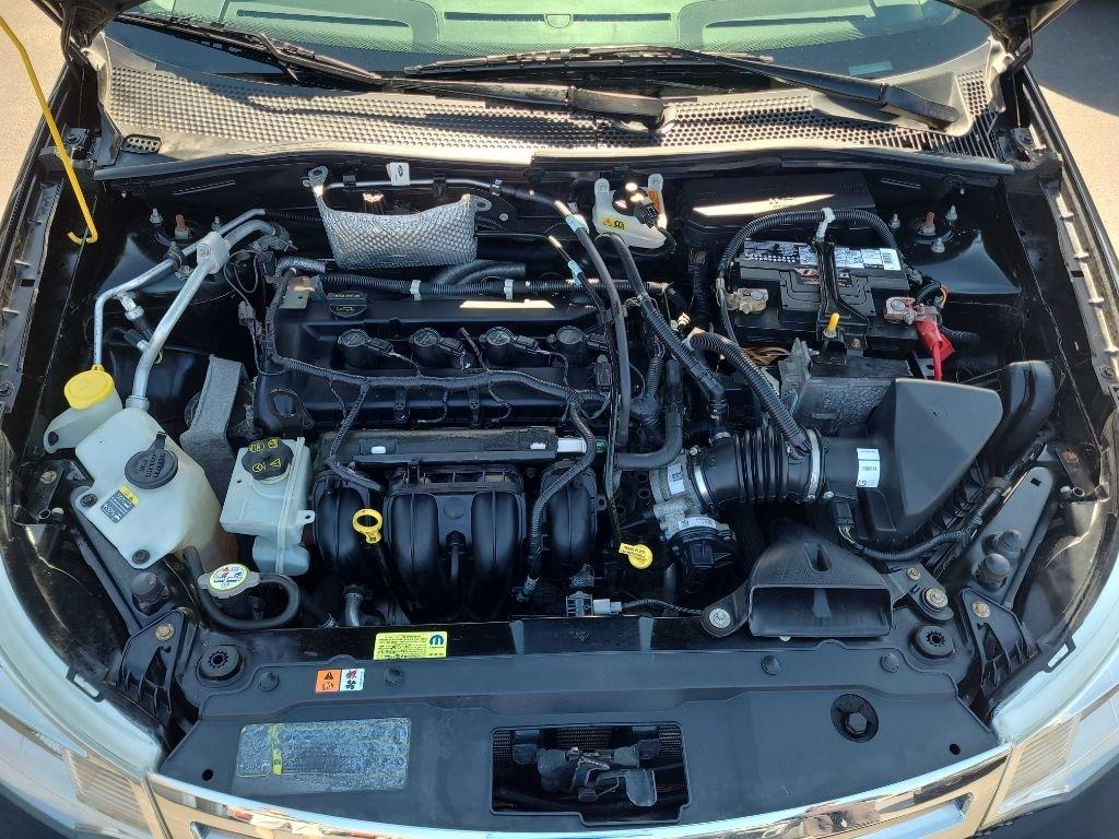 Ford Focus 4dr Sdn SEL 2010