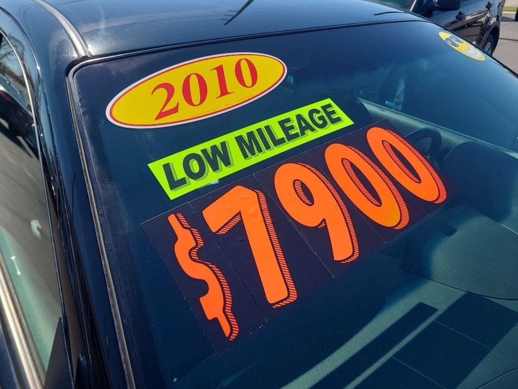 Ford Focus 4dr Sdn SEL 2010