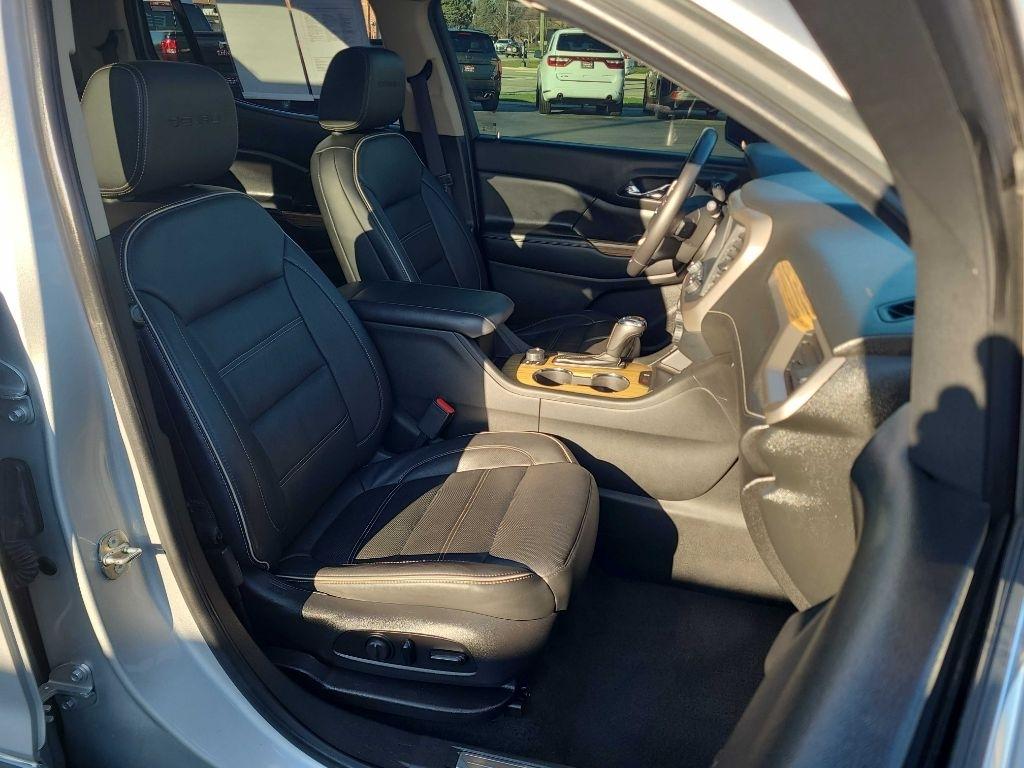 GMC Acadia AWD 4dr Denali 2017