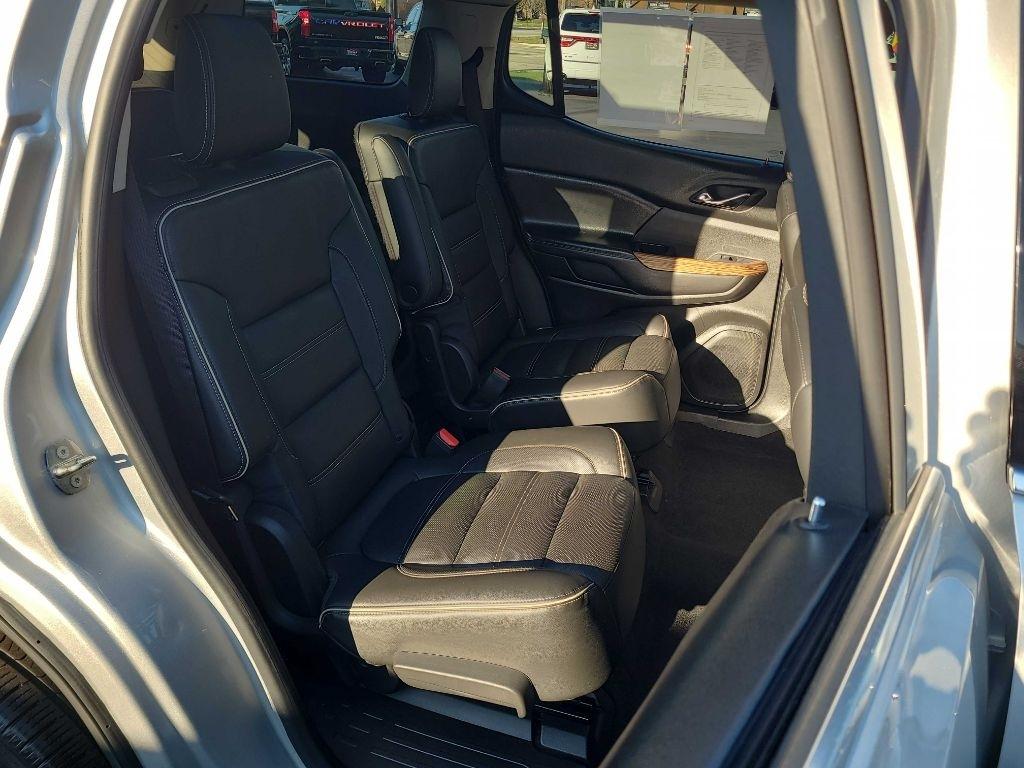 GMC Acadia AWD 4dr Denali 2017