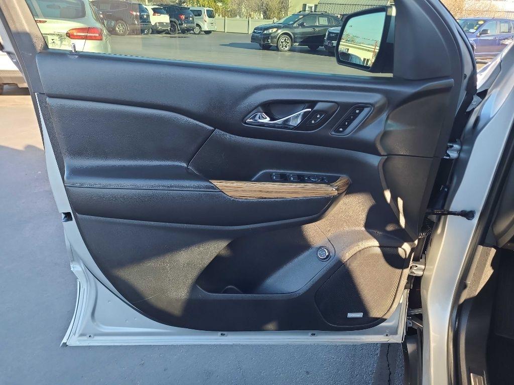 GMC Acadia AWD 4dr Denali 2017