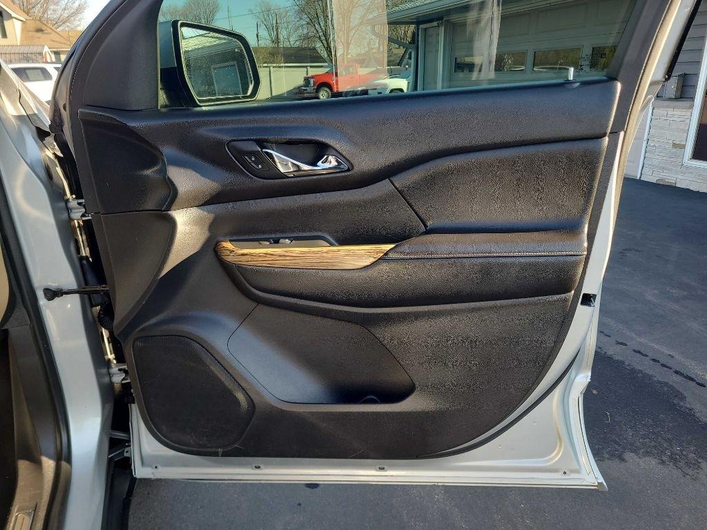 GMC Acadia AWD 4dr Denali 2017