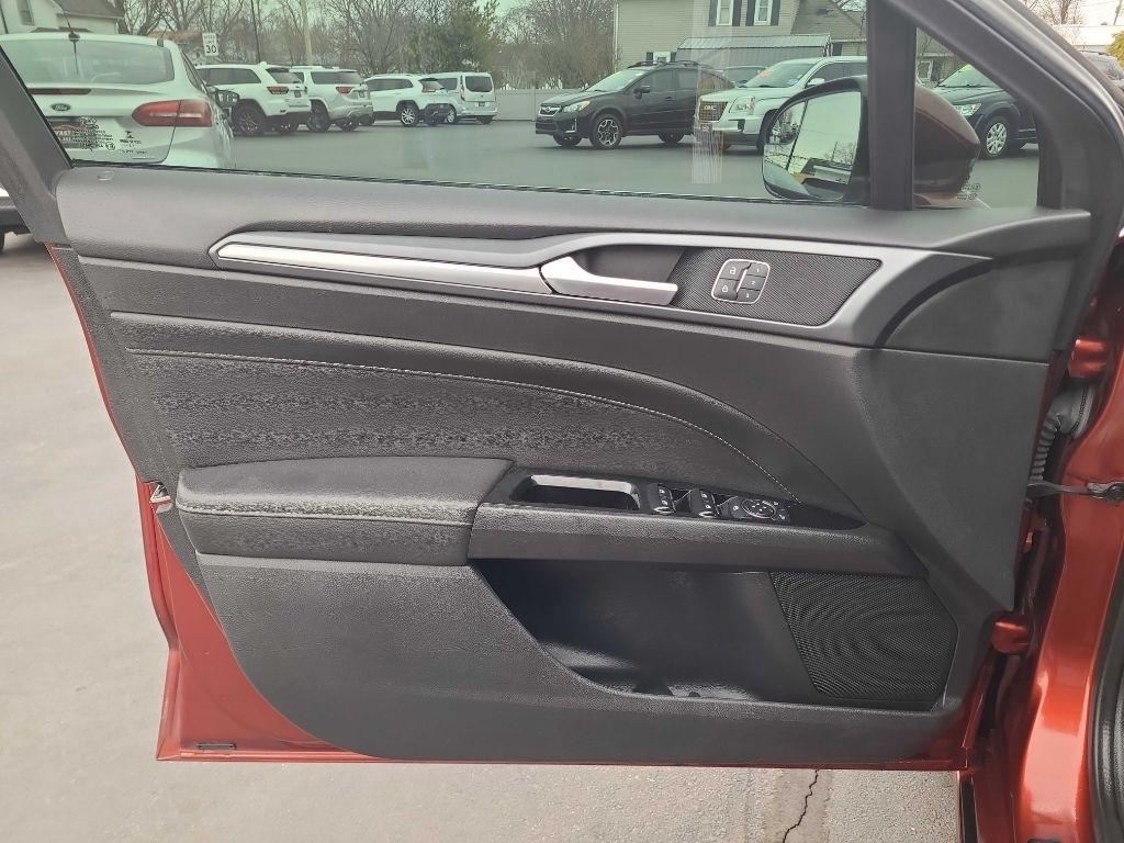 Ford Fusion 4dr Sdn Titanium FWD 2014