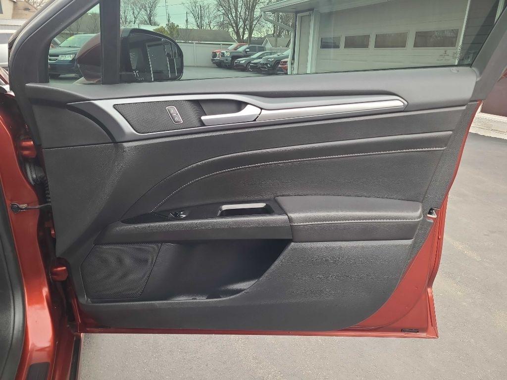 Ford Fusion 4dr Sdn Titanium FWD 2014