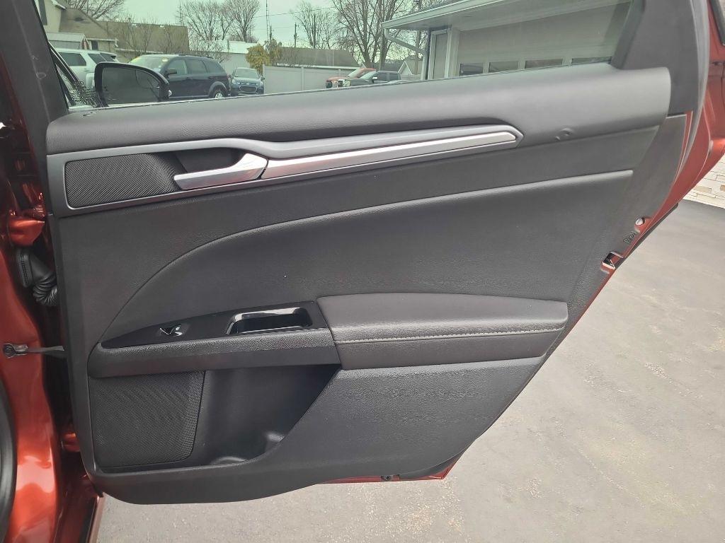 Ford Fusion 4dr Sdn Titanium FWD 2014