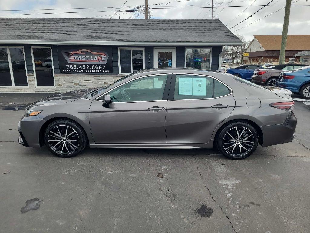 Toyota Camry SE Nightshade Auto (Natl) 2021