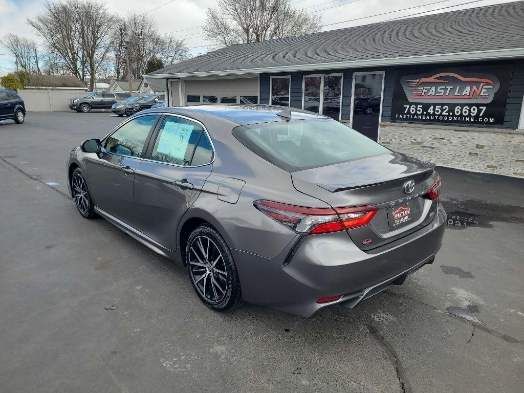 Toyota Camry SE Nightshade Auto (Natl) 2021