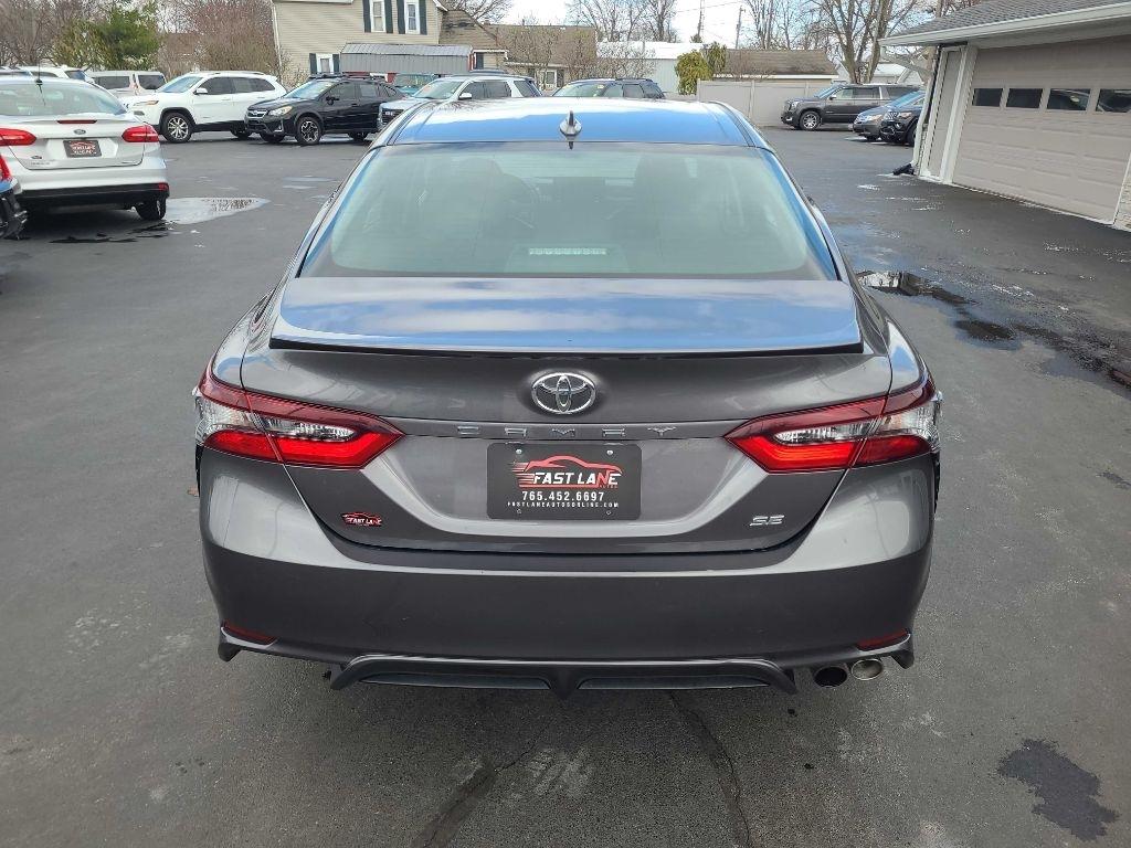 Toyota Camry SE Nightshade Auto (Natl) 2021