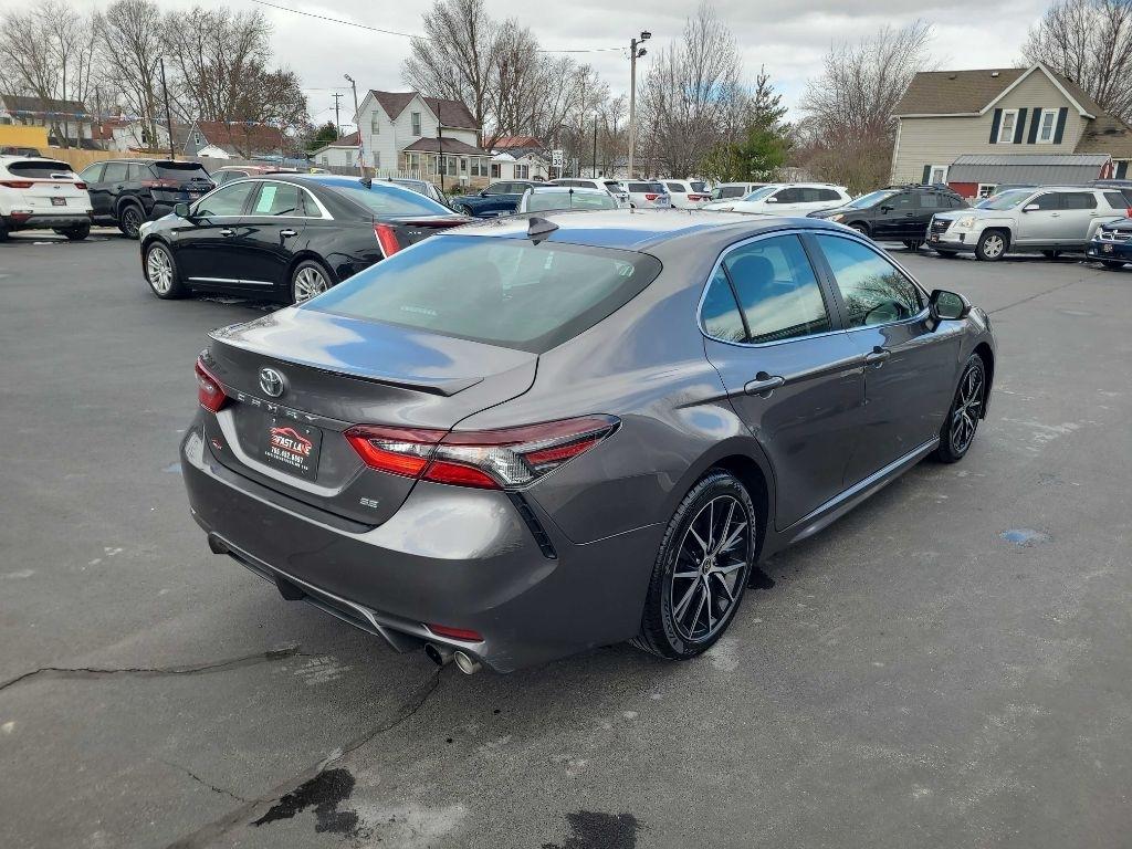 Toyota Camry SE Nightshade Auto (Natl) 2021
