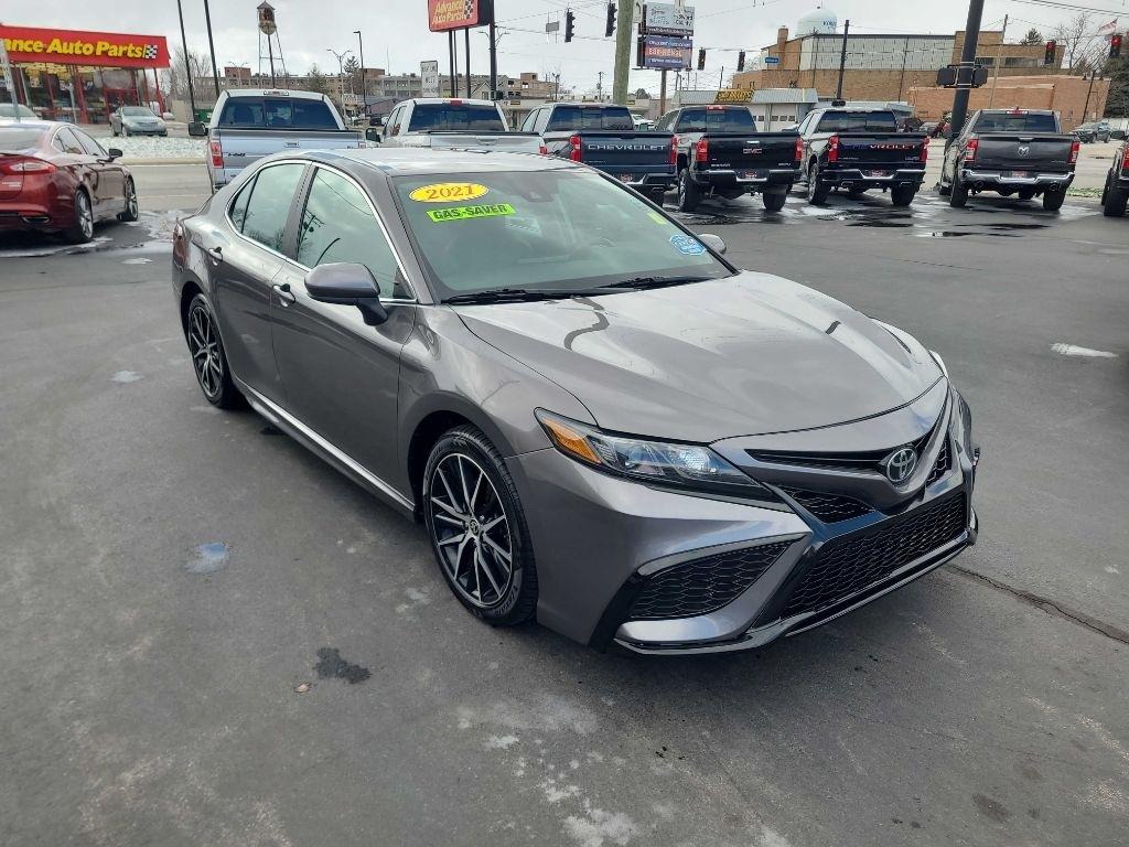 Toyota Camry SE Nightshade Auto (Natl) 2021