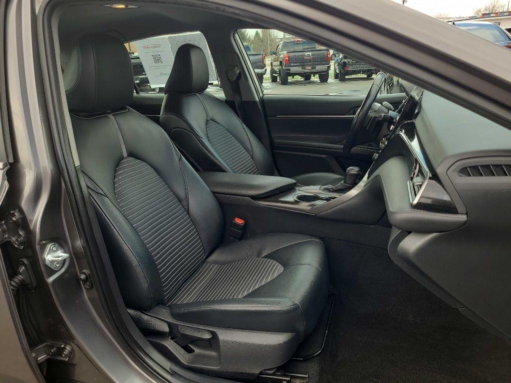 Toyota Camry SE Nightshade Auto (Natl) 2021