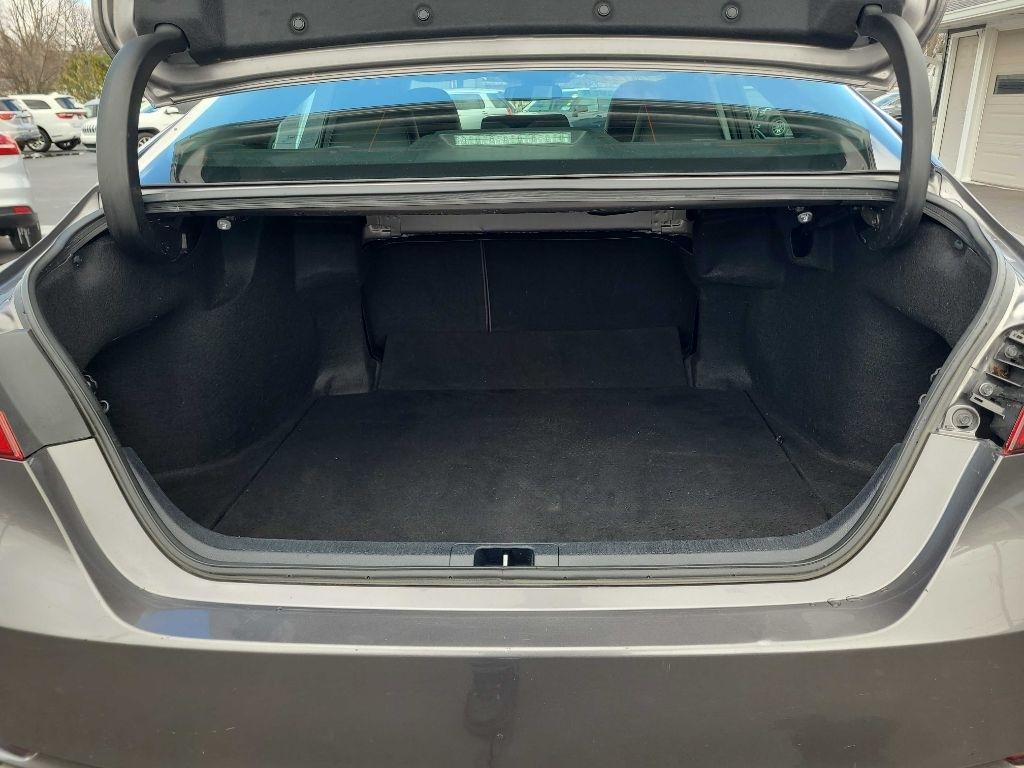 Toyota Camry SE Nightshade Auto (Natl) 2021