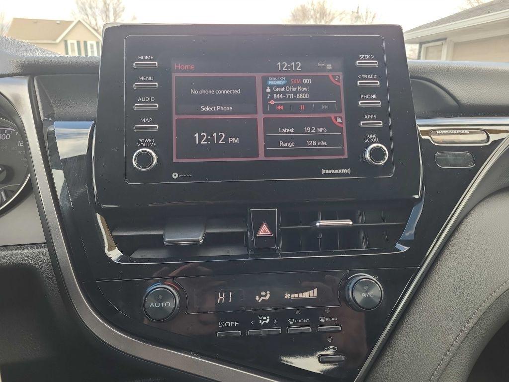 Toyota Camry SE Nightshade Auto (Natl) 2021