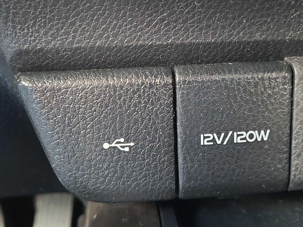 Toyota Camry SE Nightshade Auto (Natl) 2021