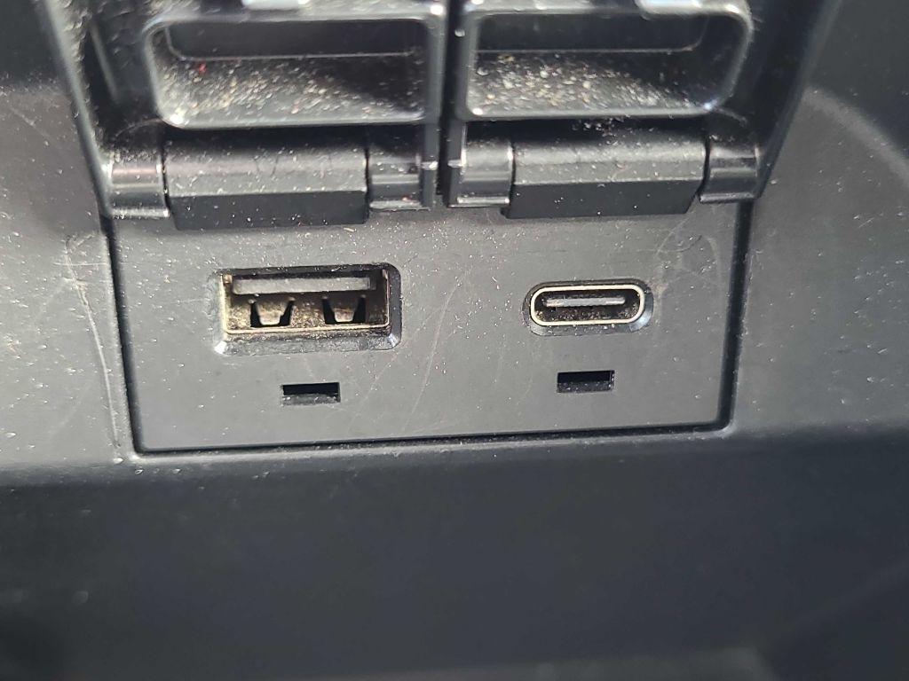 Toyota Camry SE Nightshade Auto (Natl) 2021