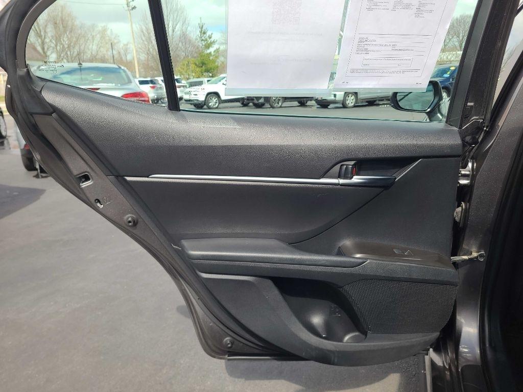 Toyota Camry SE Nightshade Auto (Natl) 2021