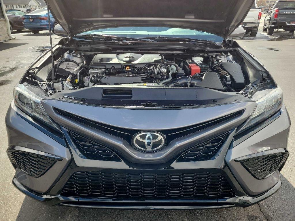 Toyota Camry SE Nightshade Auto (Natl) 2021