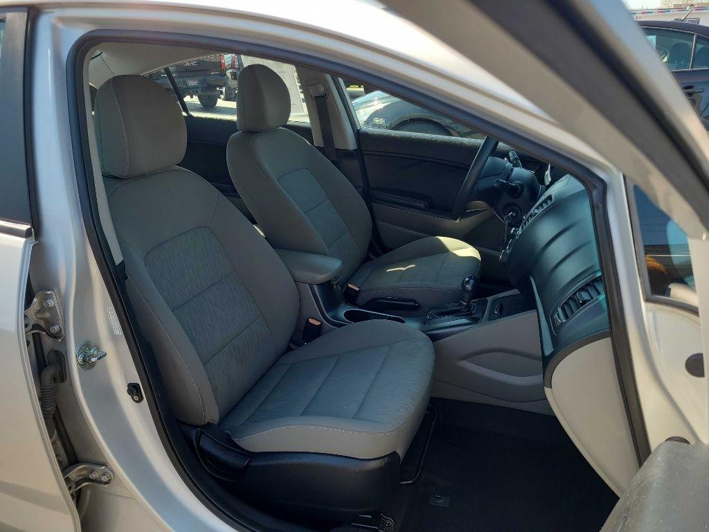 Kia Forte 4dr Sdn Auto LX 2015