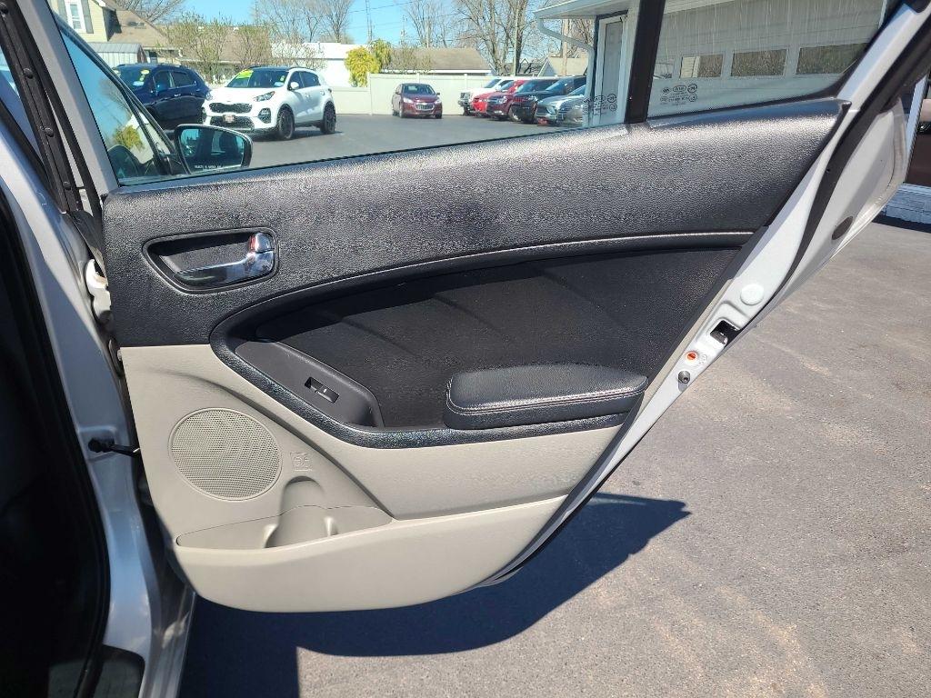 Kia Forte 4dr Sdn Auto LX 2015