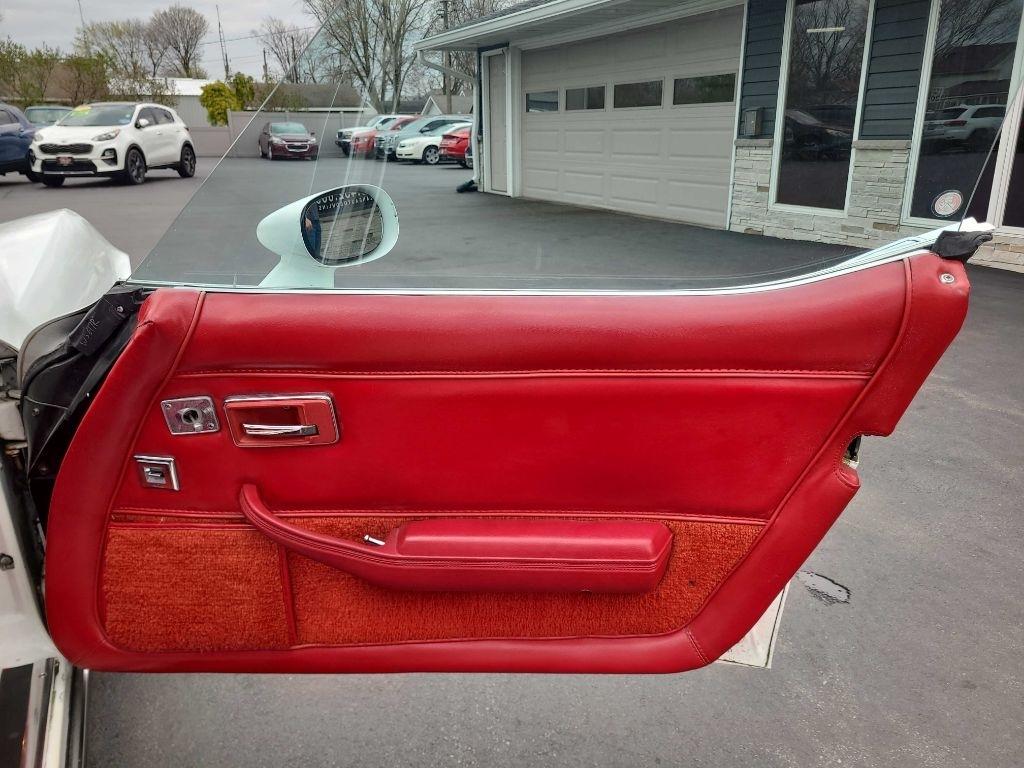 Chevrolet Corvette 1LT Coupe Automatic 1981