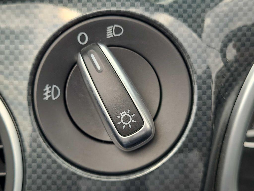 Volkswagen Beetle Convertible 2dr DSG 2.0T R-Line 2014