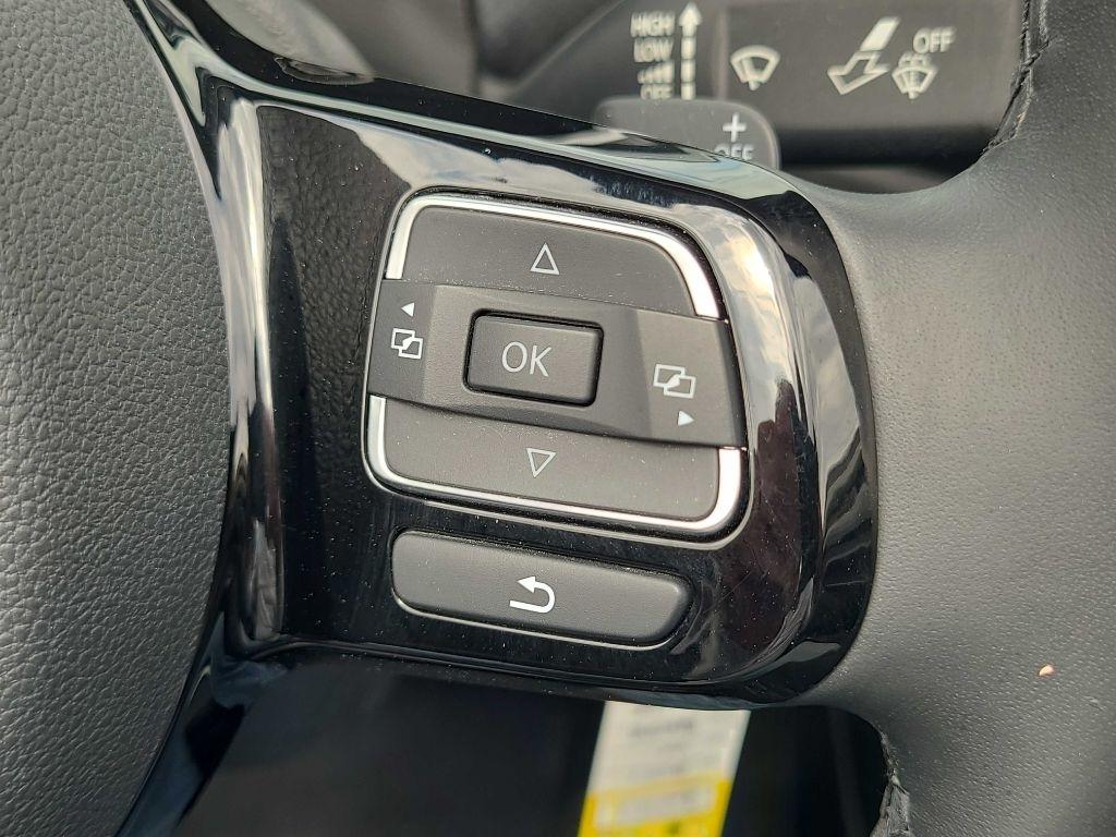 Volkswagen Beetle Convertible 2dr DSG 2.0T R-Line 2014