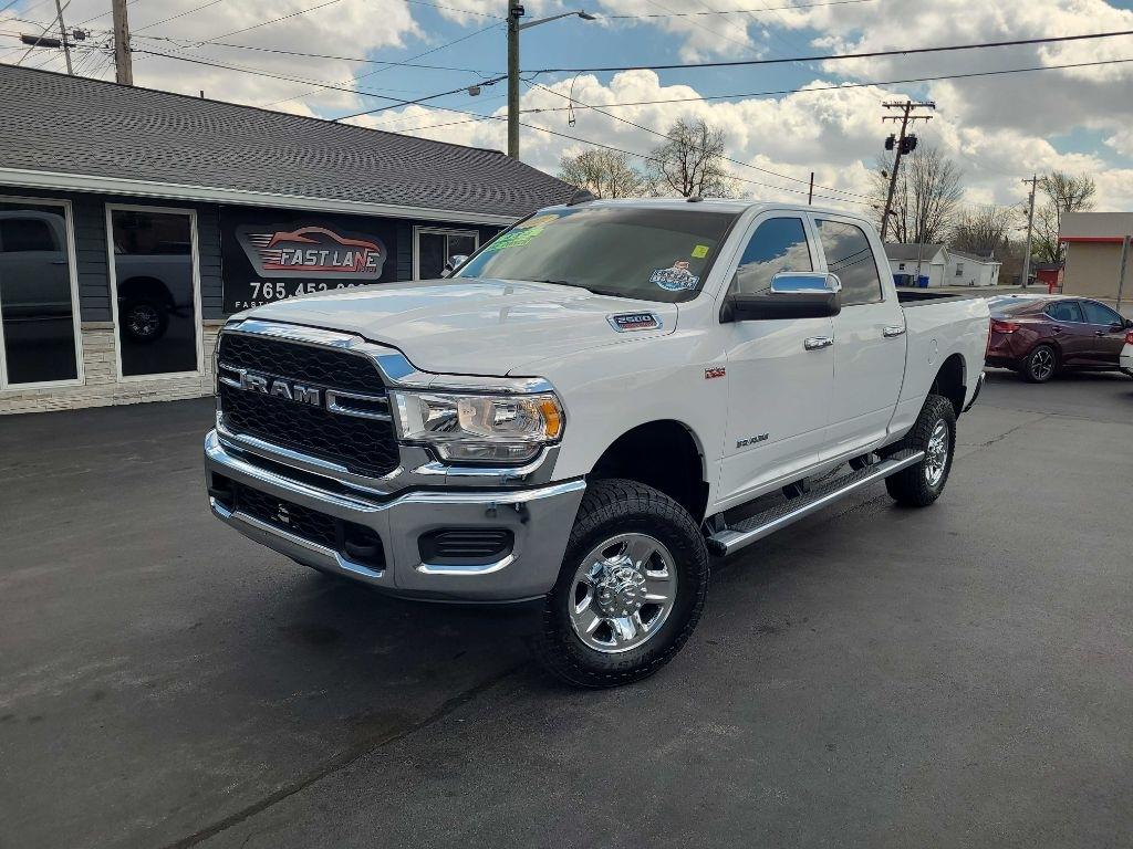 RAM 2500 Tradesman 4x4 Crew Cab 6'4" Box 2022