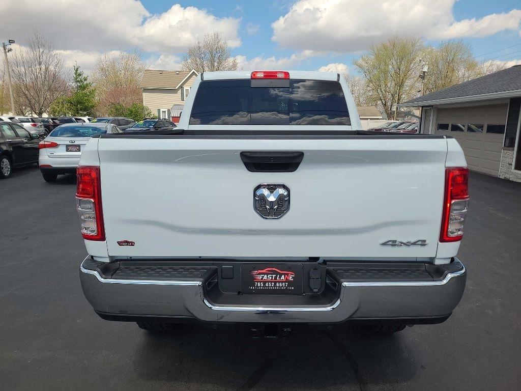 RAM 2500 Tradesman 4x4 Crew Cab 6'4" Box 2022