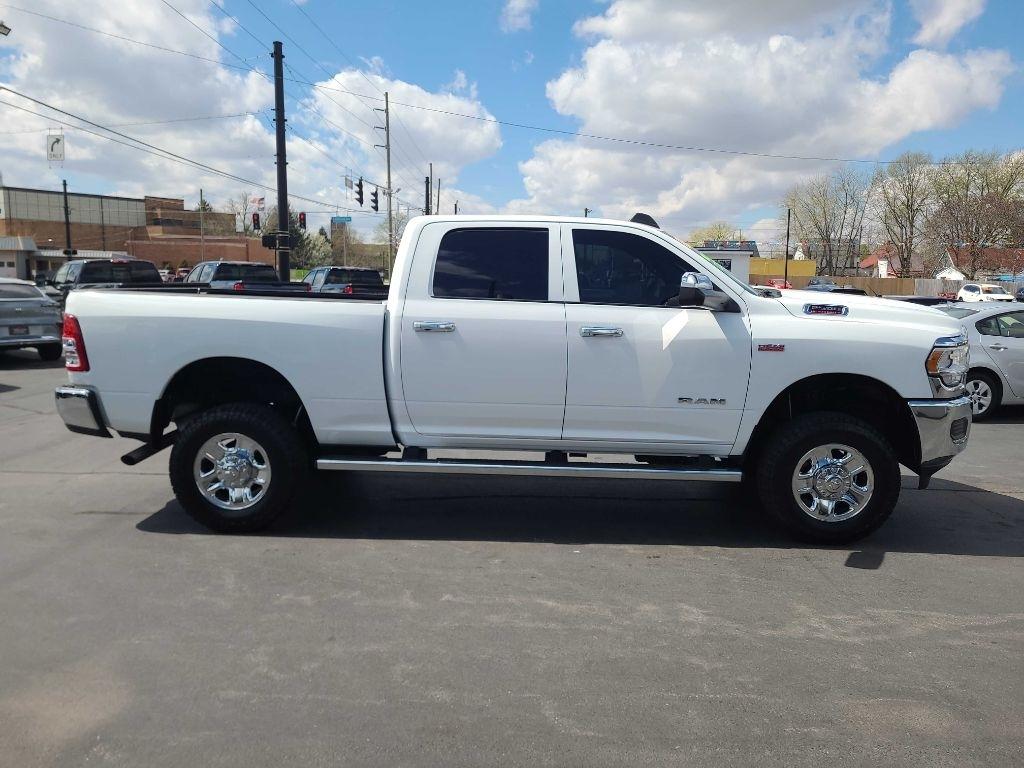 RAM 2500 Tradesman 4x4 Crew Cab 6'4" Box 2022