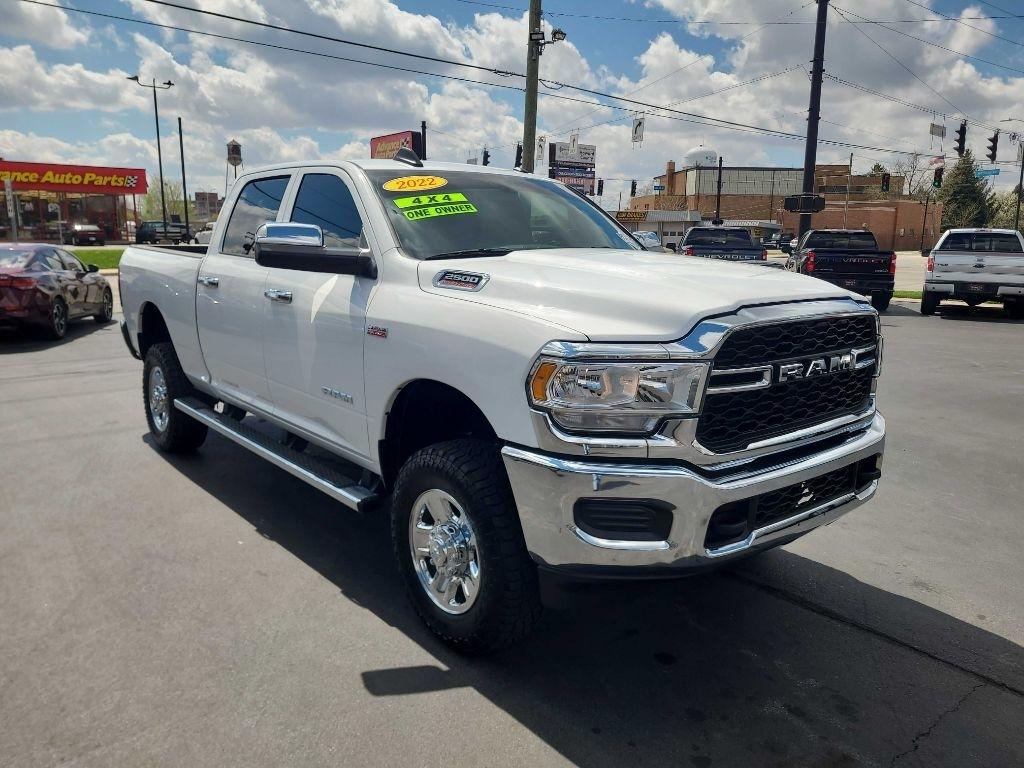 RAM 2500 Tradesman 4x4 Crew Cab 6'4" Box 2022