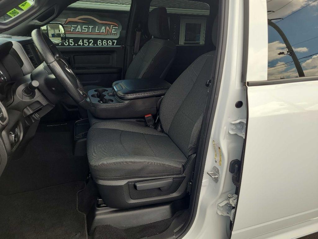 RAM 2500 Tradesman 4x4 Crew Cab 6'4" Box 2022