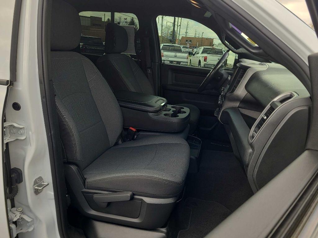 RAM 2500 Tradesman 4x4 Crew Cab 6'4" Box 2022