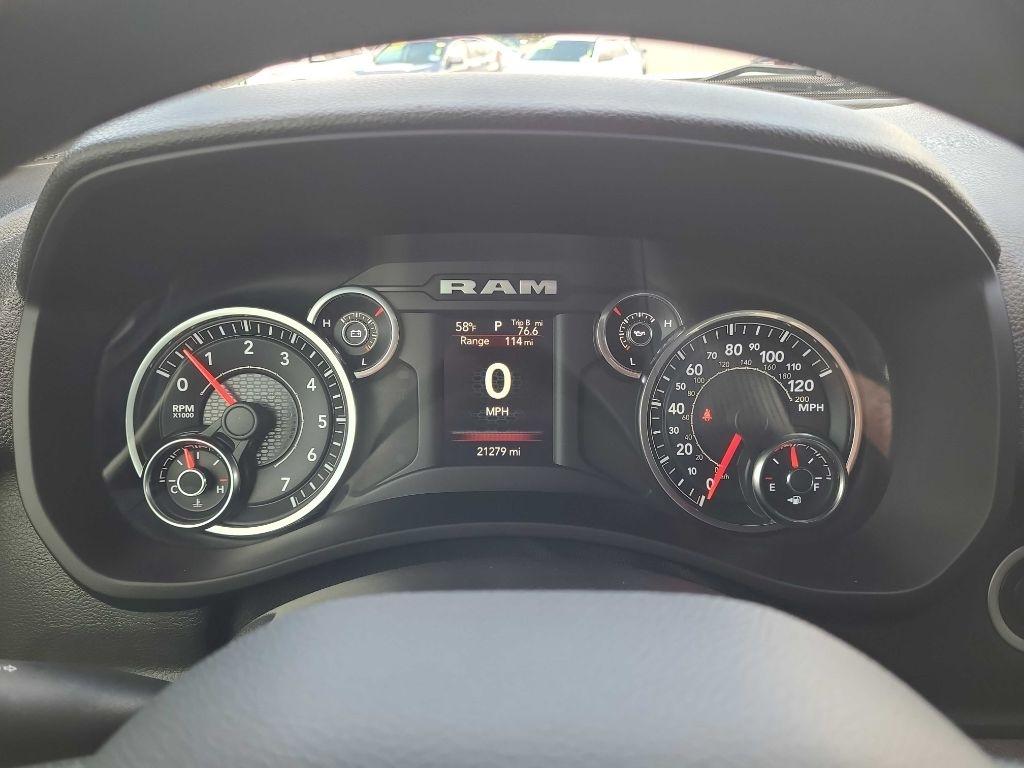 RAM 2500 Tradesman 4x4 Crew Cab 6'4" Box 2022