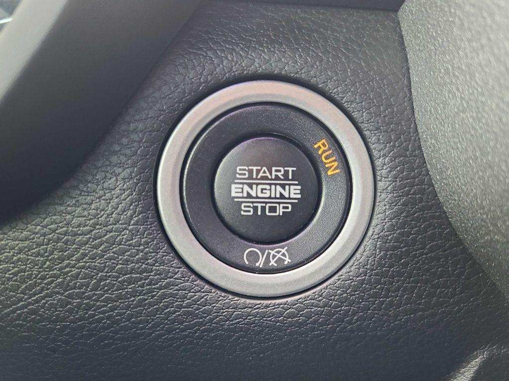 RAM 2500 Tradesman 4x4 Crew Cab 6'4" Box 2022