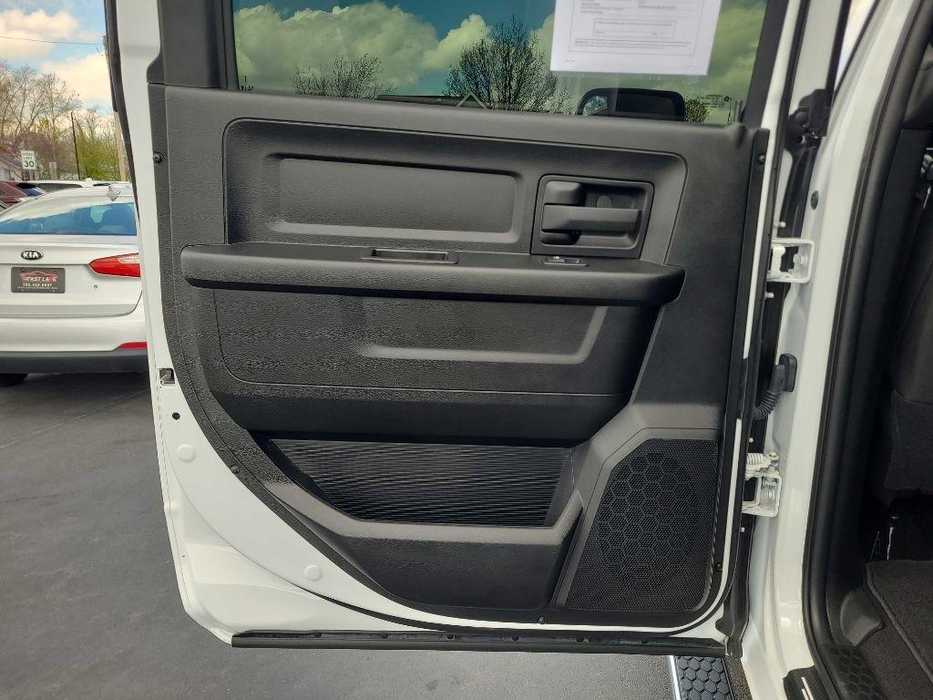 RAM 2500 Tradesman 4x4 Crew Cab 6'4" Box 2022