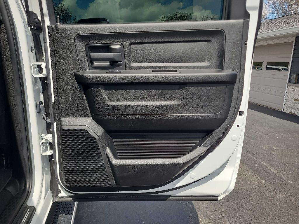 RAM 2500 Tradesman 4x4 Crew Cab 6'4" Box 2022