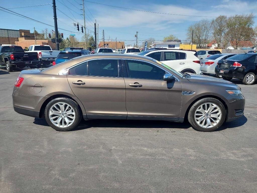 Ford Taurus 4dr Sdn Limited AWD 2016