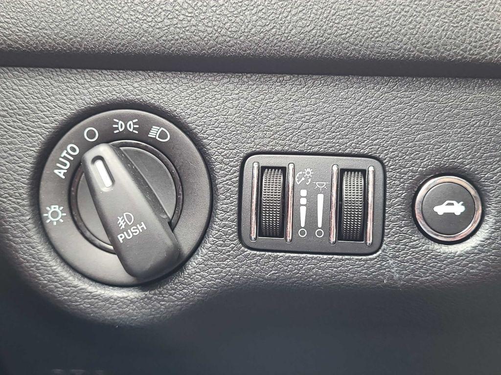 Dodge Charger 4dr Sdn RT RWD 2015